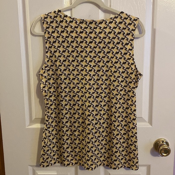 Liz Claiborne Sleeveless Top - Picture 2 of 3